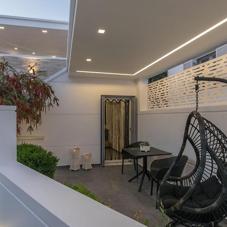 Margaret'S Unique Apartment Peran Triovasalos Экстерьер фото
